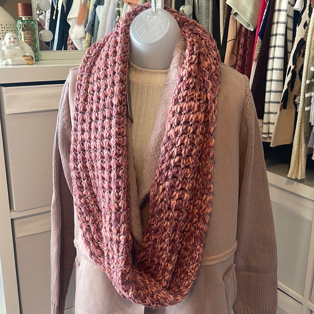 NWT Eyeful infinity pink/purple scarf 🧣
